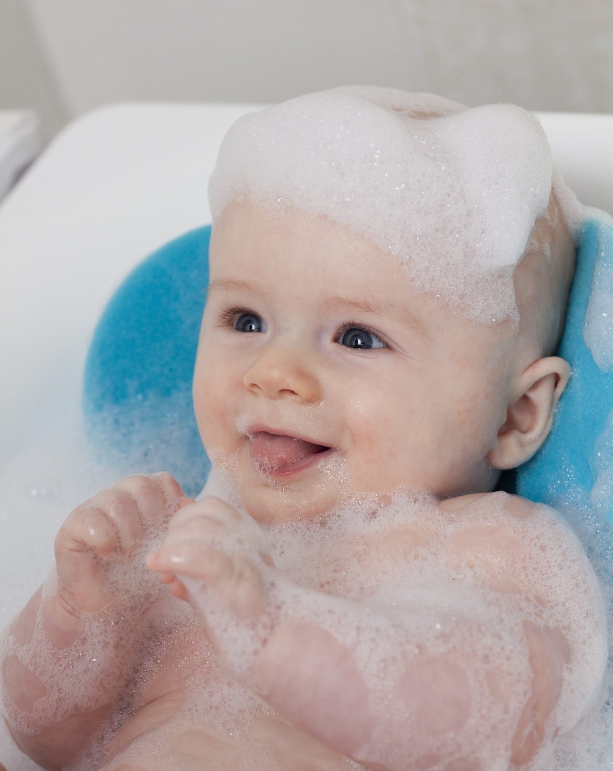 16 Ultimate Tips for Baby Bath (Sponge Bath & Regular Bath) Mom Kid Life Mom Kid Life